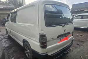 Toyota HiAce 2007 White
