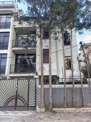 5bdrm House in የግል መኖሪያ, Nifas Silk-Lafto for sale