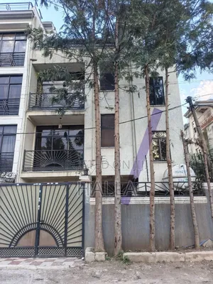 5bdrm House in የግል መኖሪያ, Nifas Silk-Lafto for sale