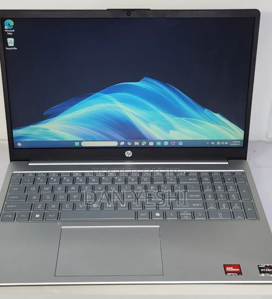 New Laptop HP Stream Notebook 8GB AMD Ryzen 3 SSD 256GB