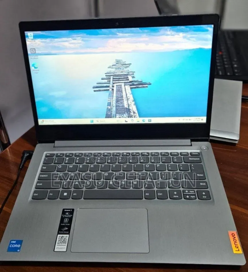 New Laptop Lenovo Ideapad 3 8GB Intel Core i3 SSD 256GB