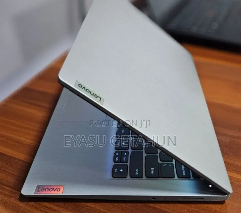 New Laptop Lenovo Ideapad 3 8GB Intel Core i3 SSD 256GB