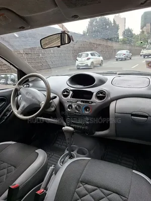 Toyota Vitz 2001 Silver
