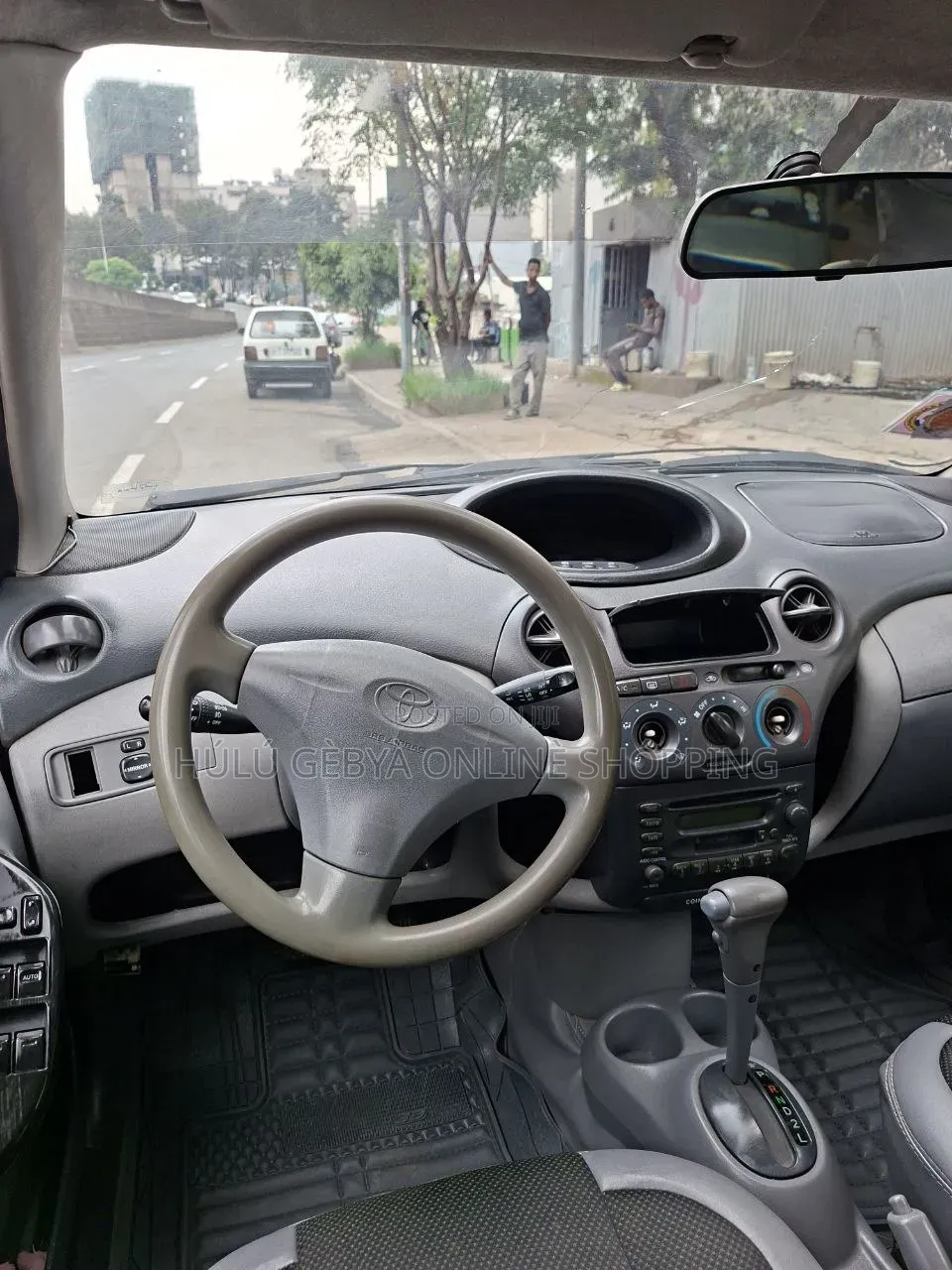 Toyota Vitz 2001 Silver