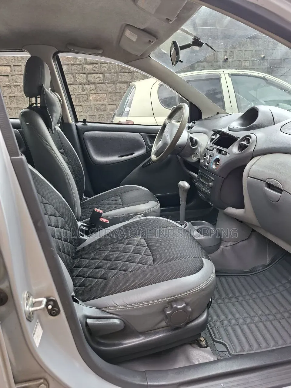 Toyota Vitz 2001 Silver