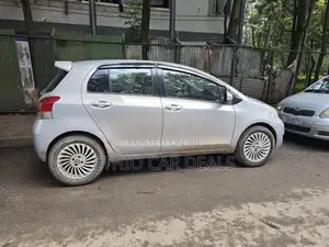 Toyota Yaris 2010 Silver