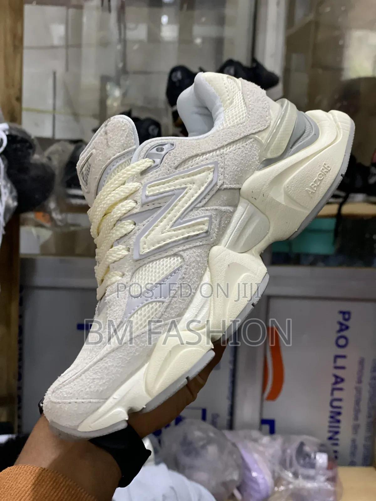 Skechers 9060 Shaggy Grey Cream Warm Cream