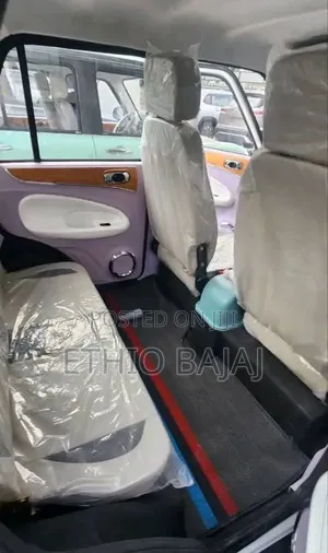 New Mini Mini 2025 White