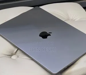 New Laptop Apple MacBook Air 2022 M2 8GB Apple M2 SSD 256GB