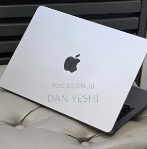 New Laptop Apple MacBook Air 2022 M2 8GB Apple M2 SSD 256GB