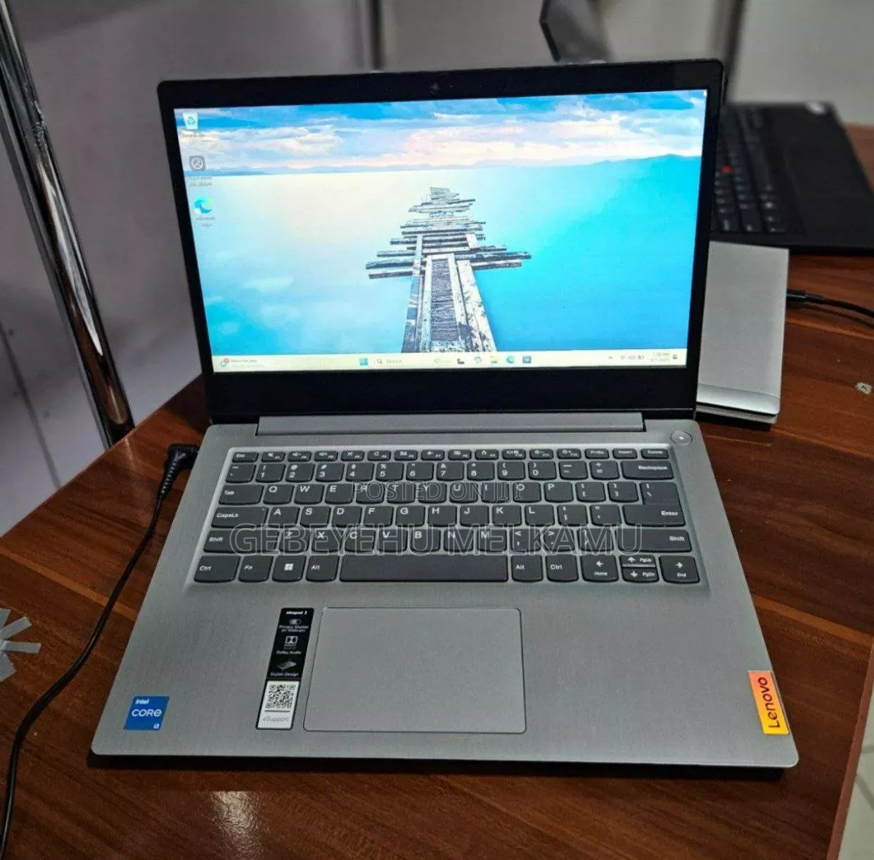 New Laptop Lenovo 8GB Intel Core i3 SSD 256GB