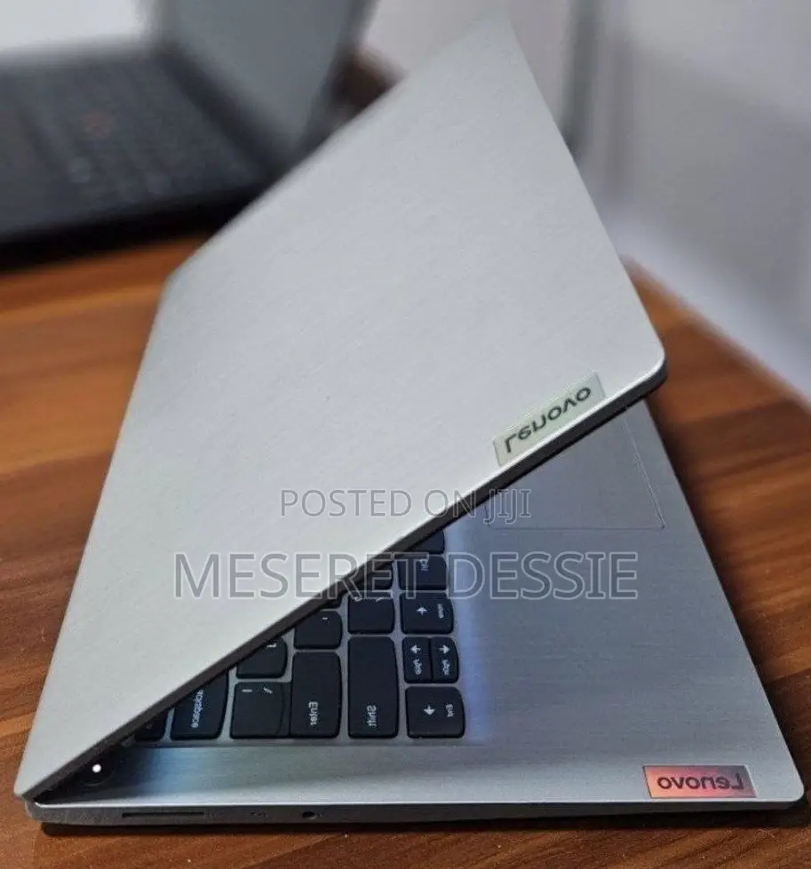 New Laptop Lenovo IdeaPad 1 8GB Intel Core i3 SSD 256GB