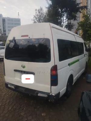 Toyota HiAce 2006 White