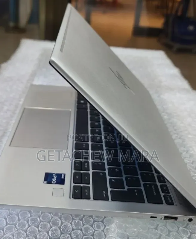 New Laptop HP EliteBook 840 G3 8GB Intel Core i5 SSD 256GB