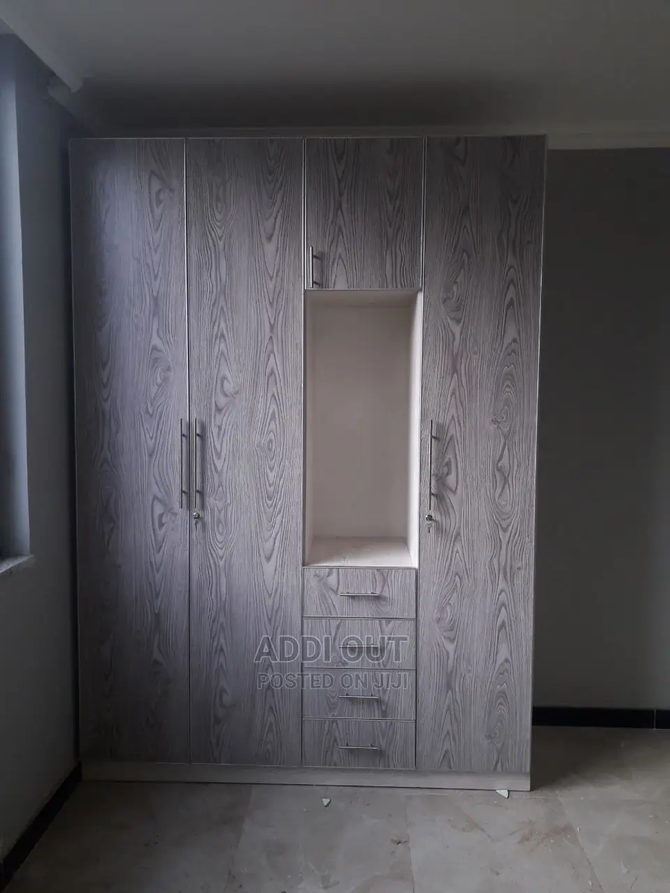 Cupboard /ቁምሳጥን በካሬ