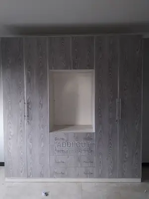 Cupboard /ቁምሳጥን በካሬ