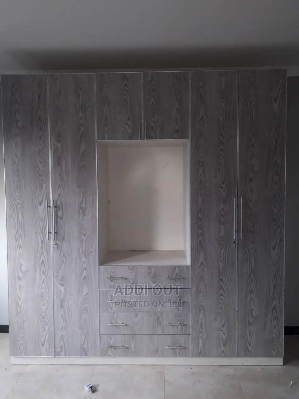 Cupboard /ቁምሳጥን በካሬ