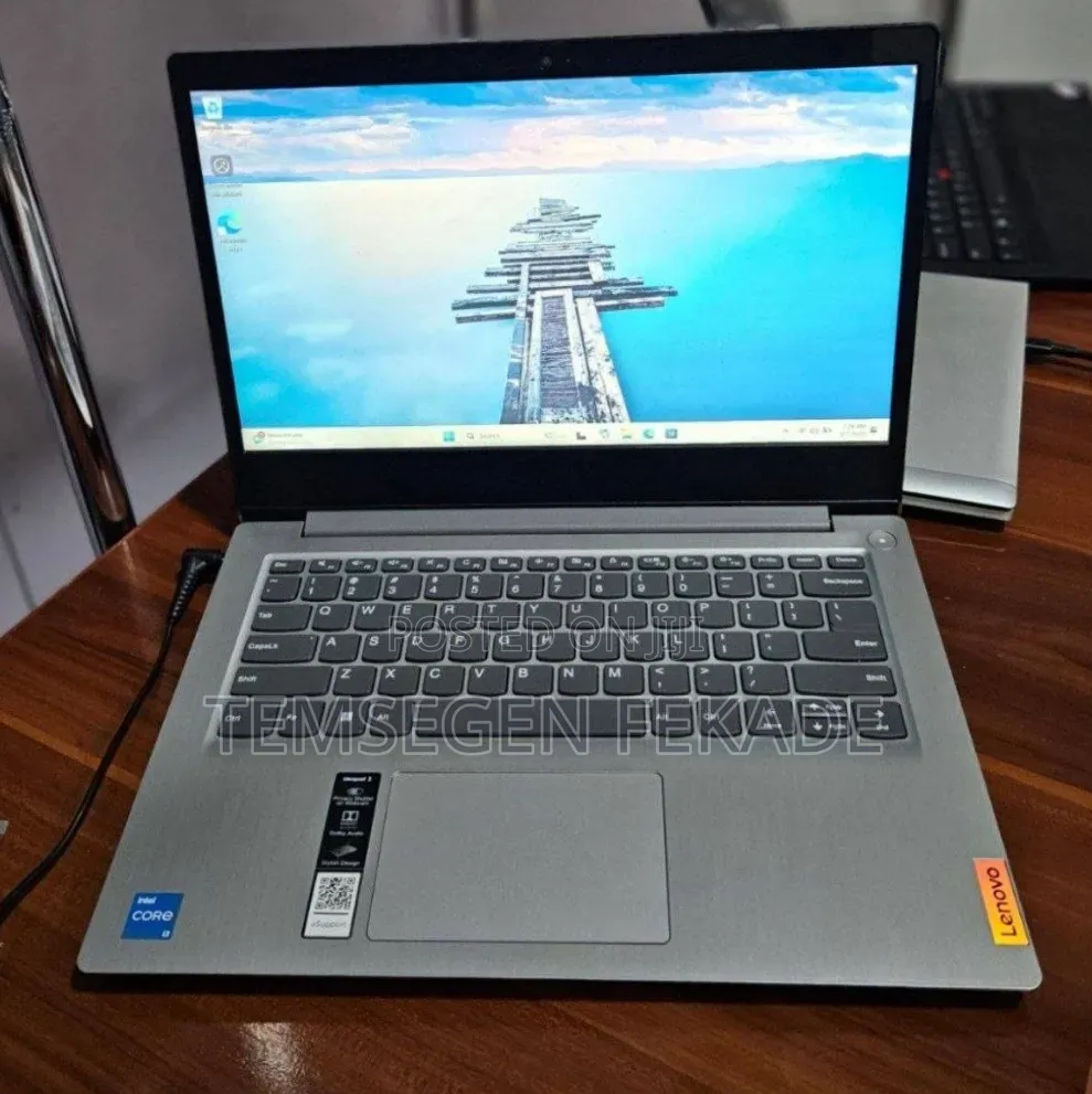 New Laptop Lenovo Ideapad 3 8GB Intel Core i3 SSD 256GB