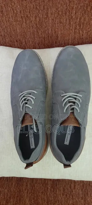 Men Shoe Reserved Foot Wear 41 Size and Grey From US America
