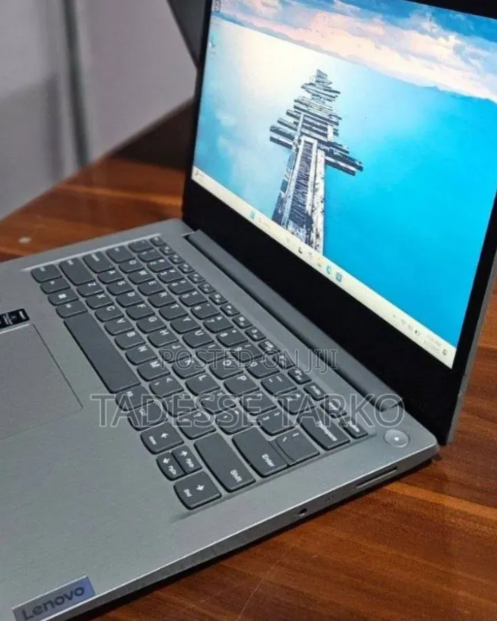 New Laptop Lenovo Ideapad 3 8GB Intel Core i3 SSD 256GB