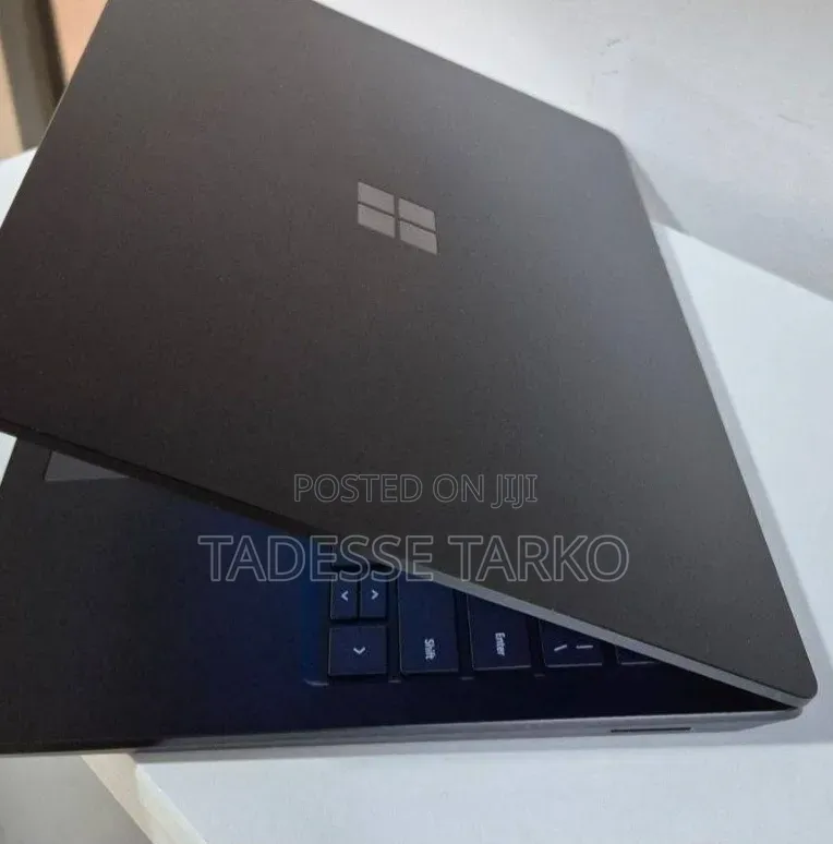 New Laptop Microsoft Surface Laptop 3 8GB Intel Core i5 SSD 256GB