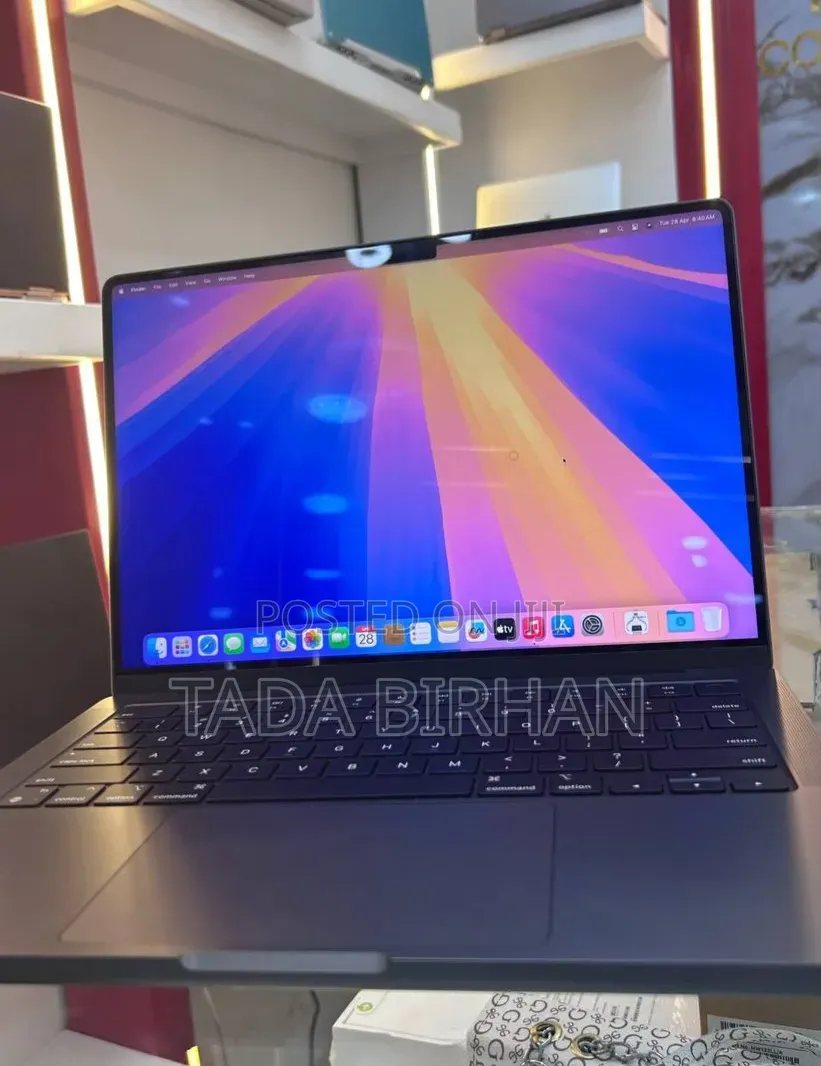 New Laptop Apple MacBook Pro 2023 M3 Pro 16GB Intel Core M3 SSD 512GB