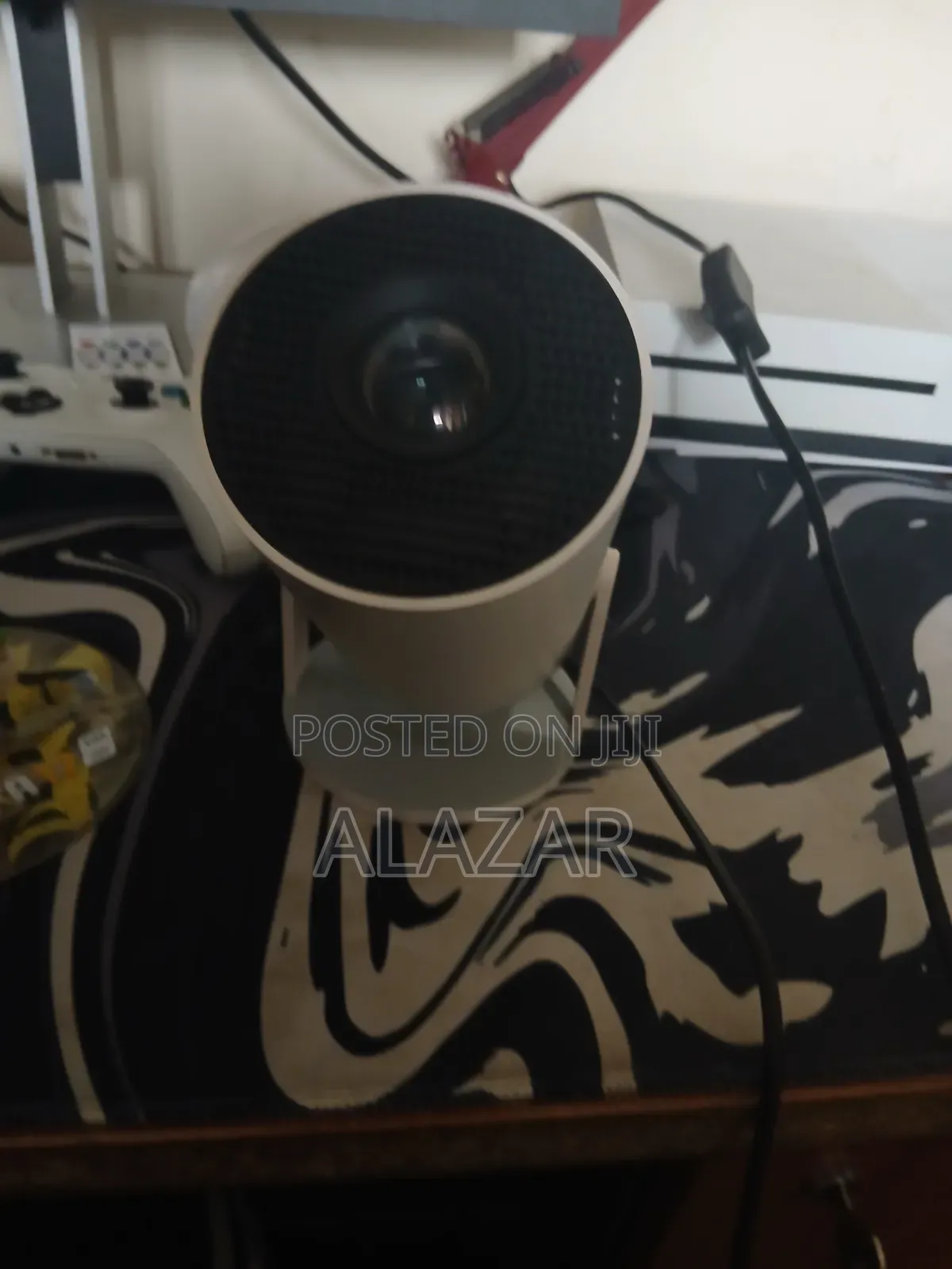 Projecter HY300