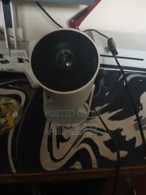 Projecter HY300