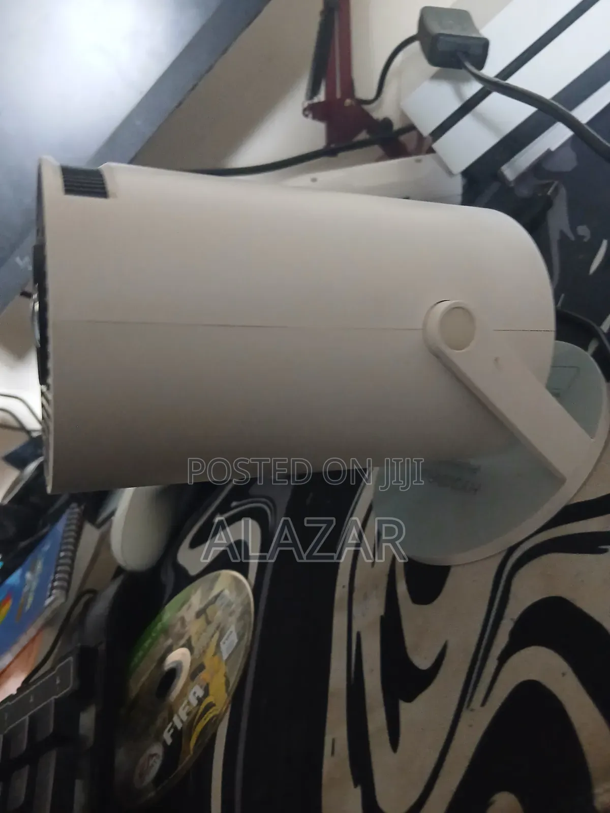 Projecter HY300