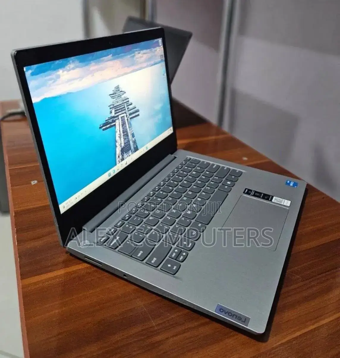 New Laptop Lenovo Ideapad 3 8GB Intel Core i5 SSD 256GB