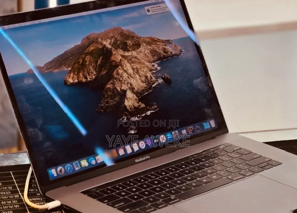 New Laptop Apple MacBook Pro 2018 32GB Intel Core i7 SSD 1T
