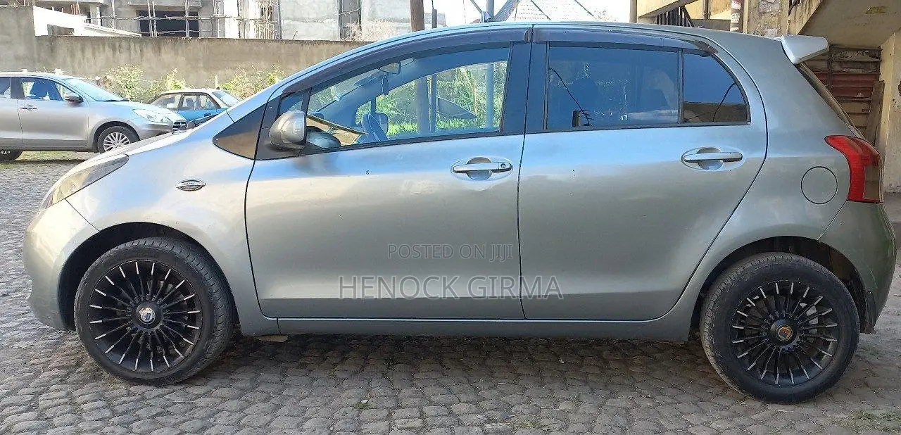 Toyota Yaris 1.0 Eco 2007 Gray