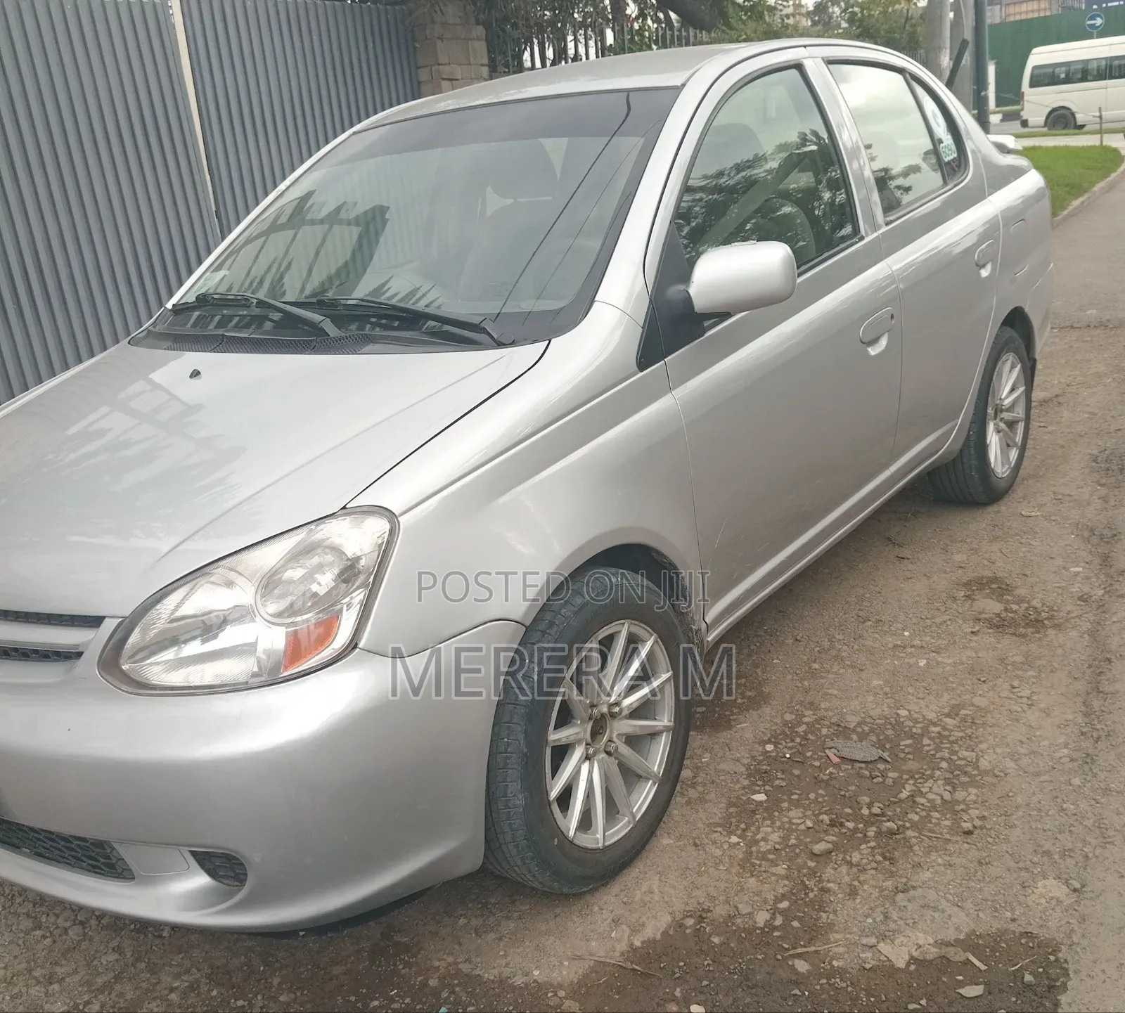 Toyota Platz 2003 Silver