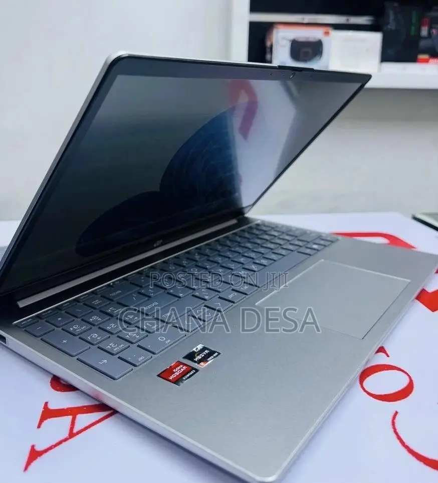 New Laptop HP 8GB AMD Ryzen 5 SSD 512GB
