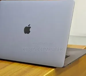 New Laptop Apple MacBook 2018 32GB Intel Core i9 SSD 2T