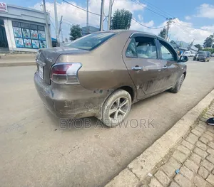 Toyota Yaris 1.3 2008 Brown