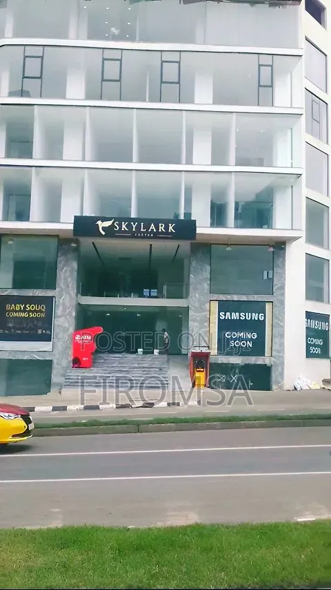 Mixed Use Commercial Building for Rent