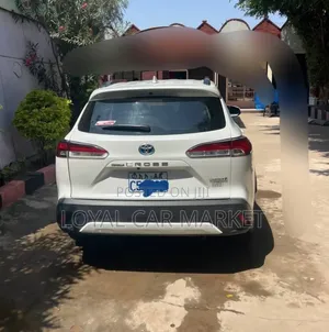 Toyota Corolla Cross Hybrid 2023 White