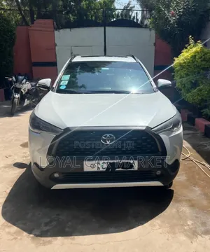 Toyota Corolla Cross Hybrid 2023 White