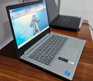 New Laptop Lenovo Ideapad 3 8GB Intel Core i3 SSD 256GB