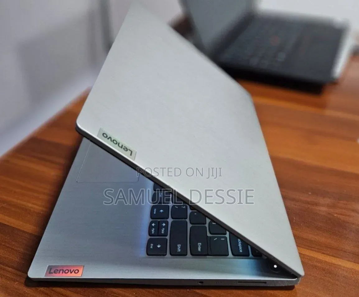 New Laptop Lenovo Ideapad 3 8GB Intel Core i3 SSD 256GB