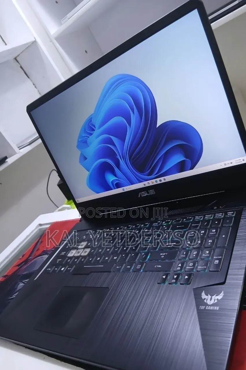 New Laptop Asus 16GB AMD Ryzen 7 SSD 512GB