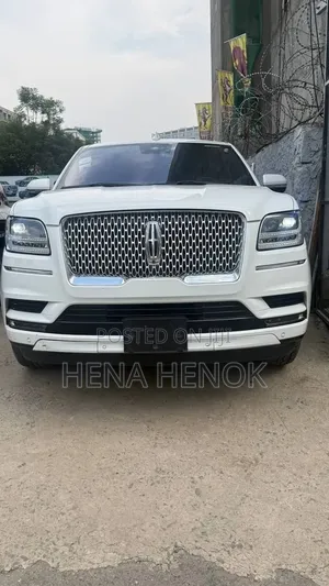 Lincoln Navigator 2021 White