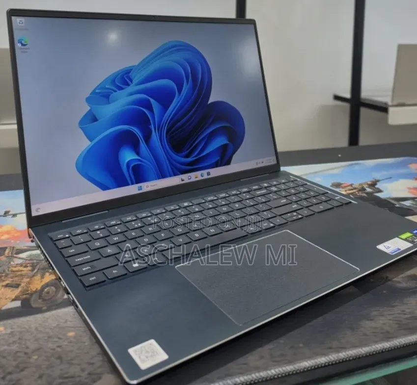 New Laptop Dell Inspiron 15 16GB Intel Core i7 SSD 512GB
