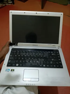 Laptop Samsung R505 4GB Intel Pentium HDD 256GB