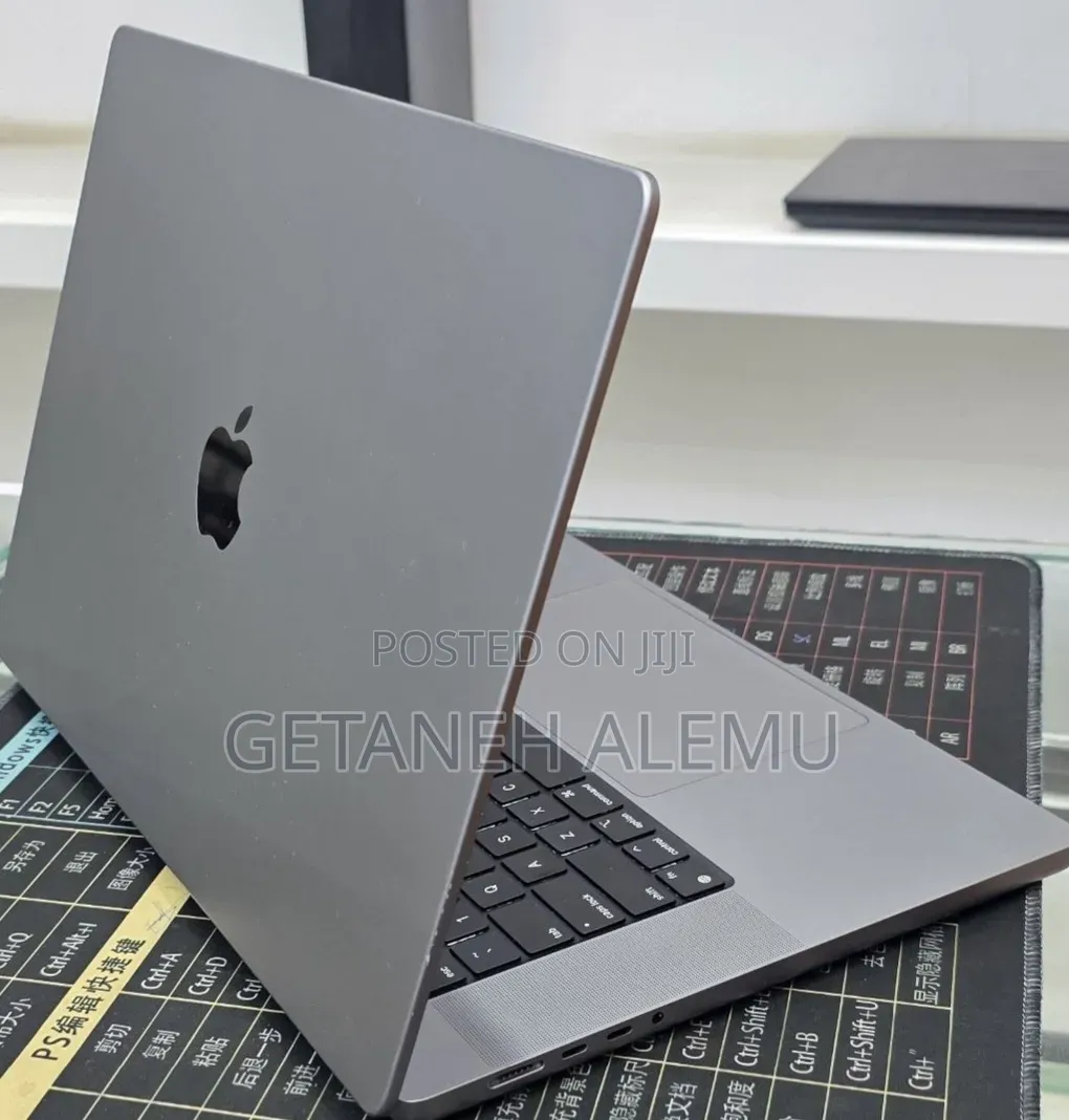 New Laptop Apple MacBook Pro 2021 M1 32GB Intel Core Ultra 9 SSD 1T