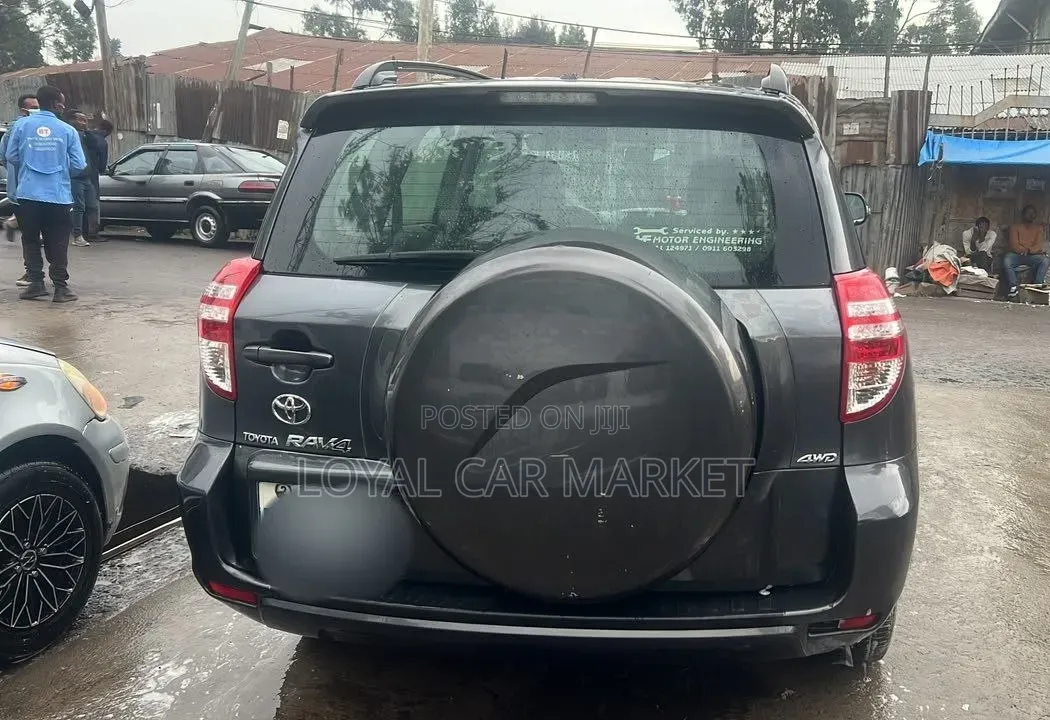 Toyota RAV4 2011 Gray