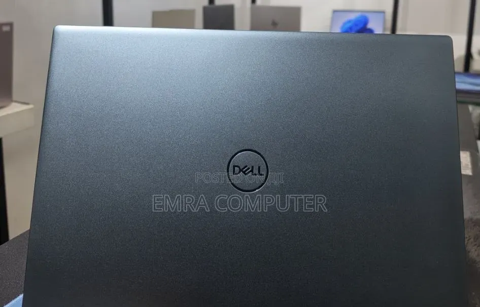 New Laptop Dell 16GB Intel Core i7 SSD 512GB