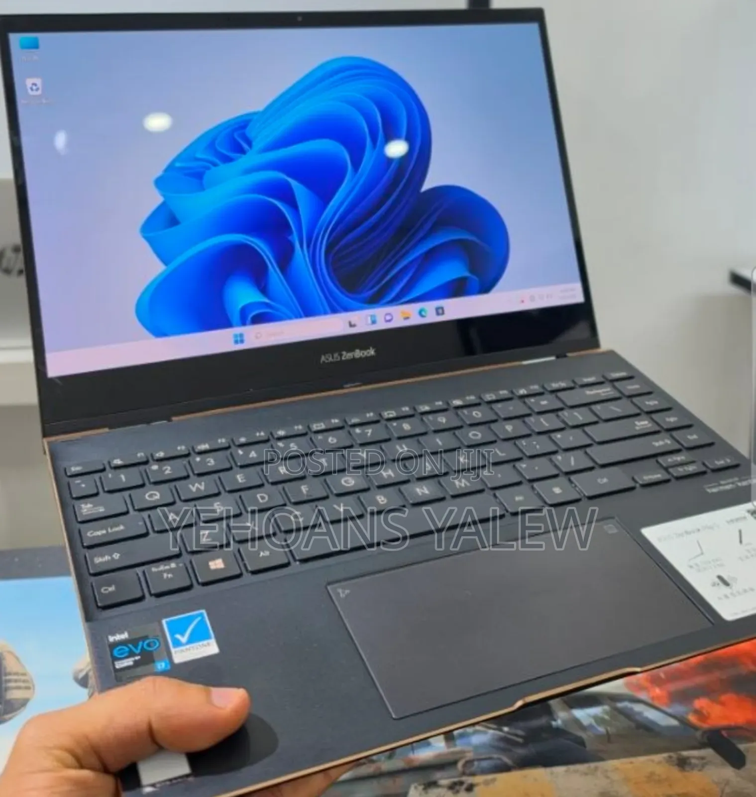 New Laptop Asus ZenBook Flip 14 UX461UN 16GB Intel Core i7 SSD 512GB
