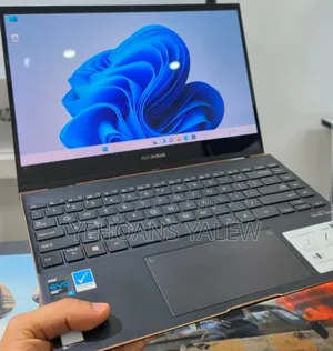 New Laptop Asus ZenBook Flip 14 UX461UN 16GB Intel Core i7 SSD 512GB